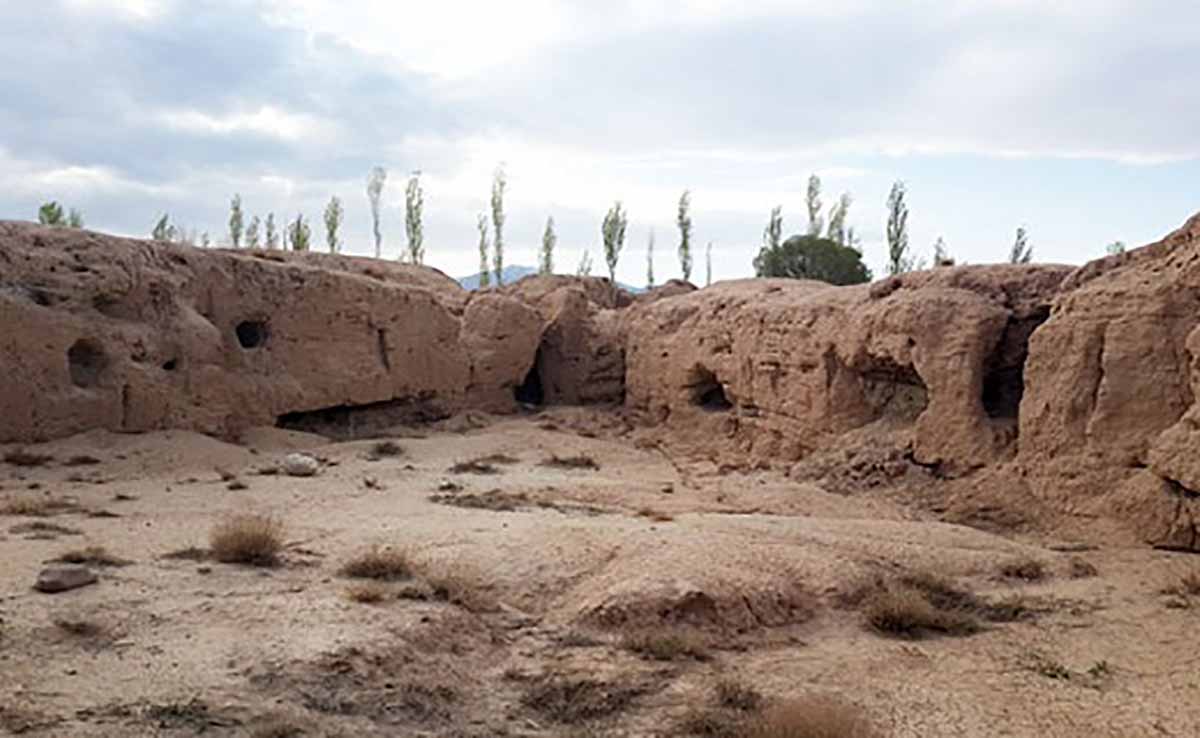 کشاورزان چخماق تپه ۷۰۰۰ ساله را با خاک یکسان کردند