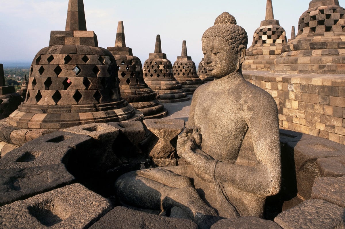تأثیر متقابل آیین بودا و معماری معابد آن
