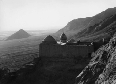 تضاد مفهومی منظر صنعتی سیمان ری با منظر فرهنگی آن (بی بی شهربانو) در راستای پدیده کوه خواری